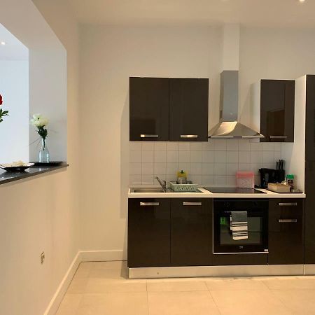 Modern Apartment First Floor Brussel Buitenkant foto